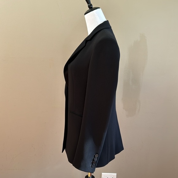 Theory Casual Crepe‎ Black One-Button Long Sleeve Front Pockets Blazer Size 4 - Picture 5 of 13